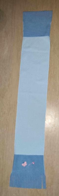 Šála s motýlky (123 cm)