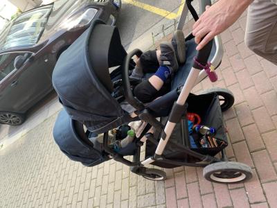 Thule Sleek sourozenecký se dvěma sportovníma sedačkama
