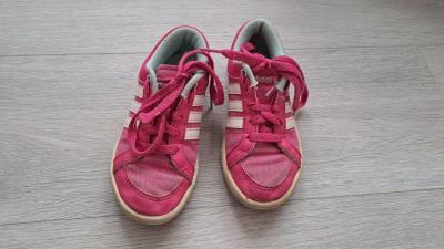 Dívčí tenisky Adidas na tkaničky, vel. 30