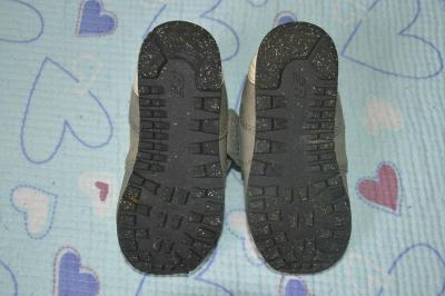 25 boty New Balance