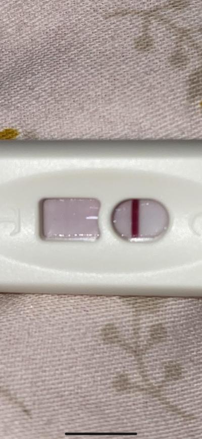 Testování a těhotenský test | těhotenský test od Dr. max comfort ukazuje duchy