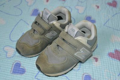 25 boty New Balance