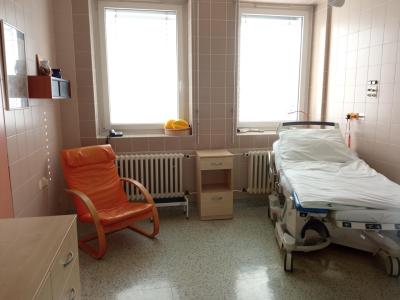 Porodnice Boskovice s. r. o., Gynekologické oddělení: Místnost pro maminku a její doprovod.