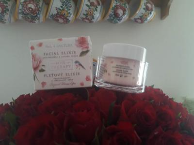 Recenze z kampaně Pocítily testerky změnu po vyzkoušení pleťového elixíru od Manufaktury?