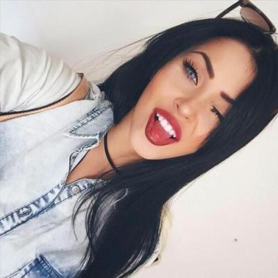 Vše možné | Krásna žena/modelka - podobá sa na Megan Fox?