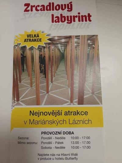 Zrcadlové bludiště
