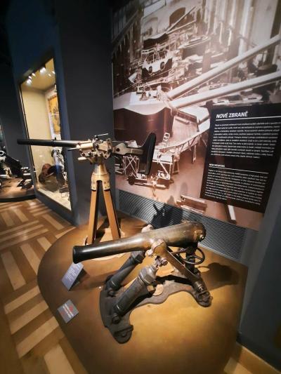 ARMÁDNÍ MUZEUM