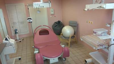 Gynekologicko-porodnické oddělení, Nemocnice Písek: Porodní box s porodním vybavením.