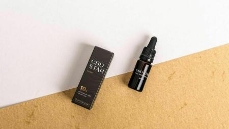 CBD olej na spaní: Jaké jsou jeho účinky a stojí za ty peníze?