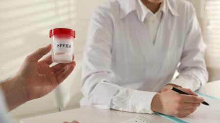 Muži si přijdou až na 25 tisíc! Tohle je pravda o darování spermatu v Česku