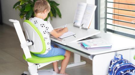 Rostoucí nábytek pro děti? Zjistili jsme, jestli se vyplatí