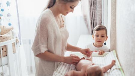 Školám ve Walesu došla trpělivost. Přebalte si svoje děti sami!