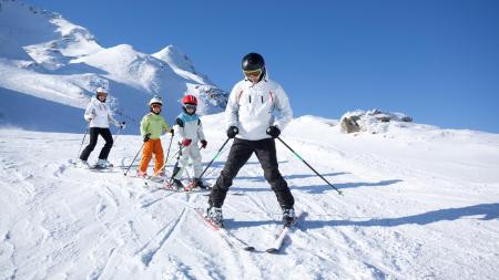 Jarní prázdniny 2026: Jak si je naplánovat a co všechno s dětmi podniknout