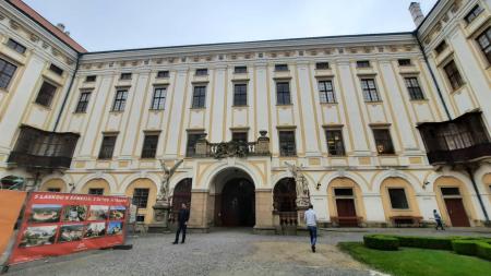 ZÁMEK KROMĚŘÍŽ
