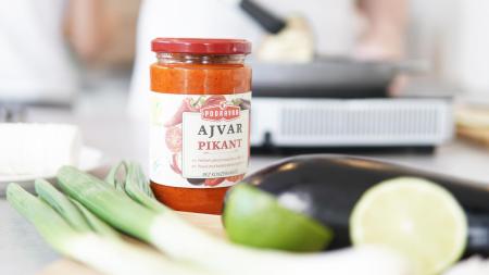 Novinka na letní grilovačku: Znáte pochoutku balkánské kuchyně ajvar?