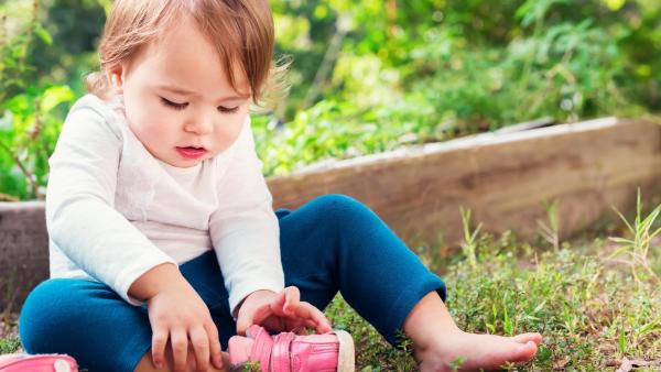 Barefoot boty umožní chodidlům vnímat terén mnohem lépe než pevná obuv.