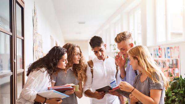 Kolik studentů se hlásí na střední školy?
