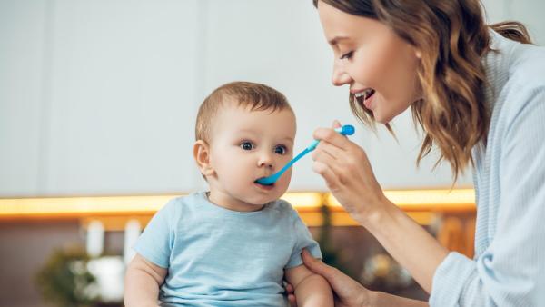 Jídelníček od 4. měsíců do 1 roku. Jaké zkušenosti mají uživatelky eMimina?