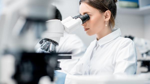 IVF - umělé oplodnění vajíčka. Asistovaný hatching. Jaké zkušenosti mají uživatelky eMimina?