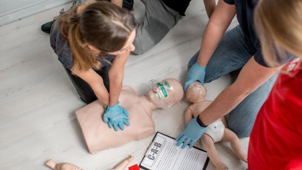 Jaké zkušenosti s resuscitací mají uživatelky eMimina?