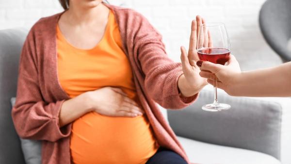 Alkohol v těhotenství. Jaké zkušenosti mají uživatelky eMimina?