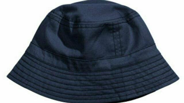 Tmavě modrý letní klobouk pro chlapečka vel. 4-6y