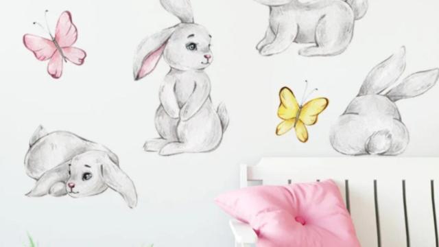 Samolepka na zeď - králíčci s motýly