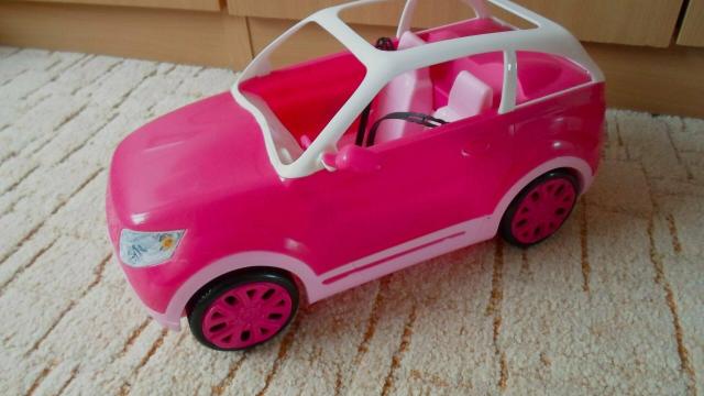 Růžové auto Barbie