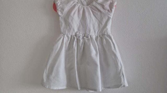 Stříbrno - bílé slavnostní šaty Baby vel. 92