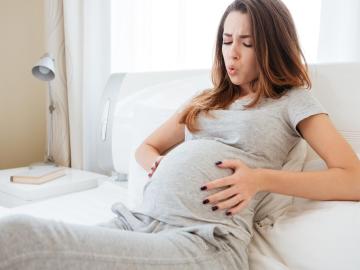 Epidurál u porodu: Kdy uleví a jaká jsou rizika?