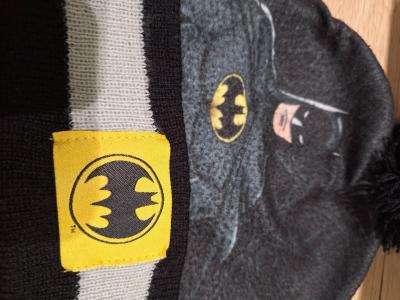 chlapecká čepice a rukavice značky Batman.