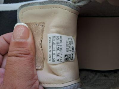 dívčí boty značky Adidas, vel. 36.