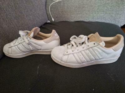 dívčí boty značky Adidas, vel. 36.