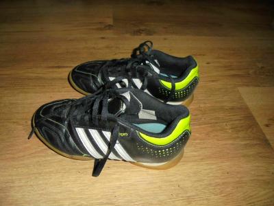 Sálovky zn. Adidas, vel. 32