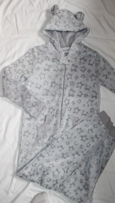 PO95. Teplý fleece šedý chlupatý overal, 10-12 let