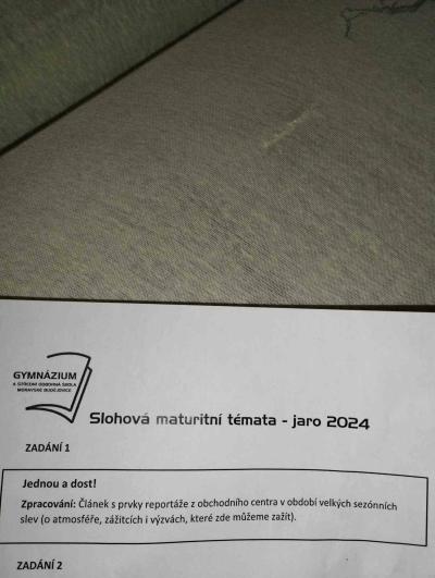Studium a kurzy | Slohovka z češtiny - splnění tématu?