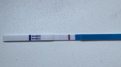 Testování a těhotenský test | Slabá čárka na tt