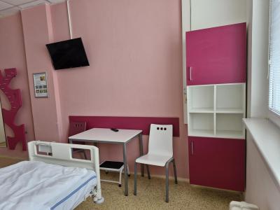 Šestinedělí  červený pokoj 1.jpg