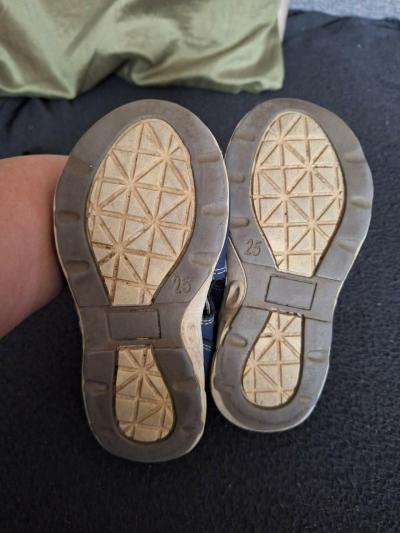 dětské boty  vel. 25 značky Bobbi Shoes.