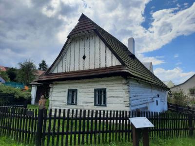 BYSTRÉ
