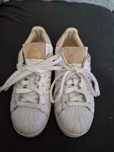 dívčí boty značky Adidas, vel. 36.