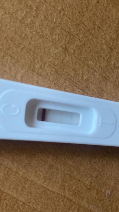 Testování a těhotenský test | Slabá čárka na tt