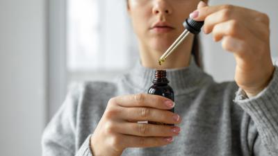 CBD dokáže pomoci s různými fyzickými i psychickými problémy.