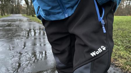 Jak oblékat děti na podzim? Kvalitní softshellové kalhoty jsou základ