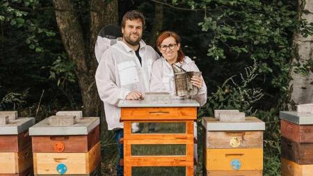 Včelařství domovina: Včely byly nejdříve náš koníček, pak se z nich stala celoživotní vášeň