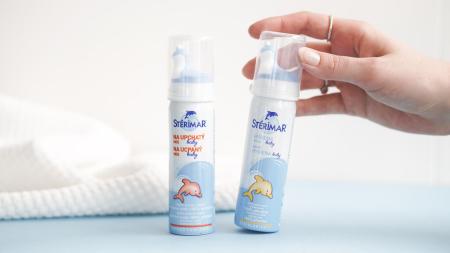 Jak se zbavit rýmy u miminka? Otestujte jemné nosní spreje STÉRIMAR™ Baby