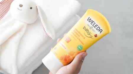 Měsíčkový šampon od Weledy: Co na něj říkají maminky a jejich děti?