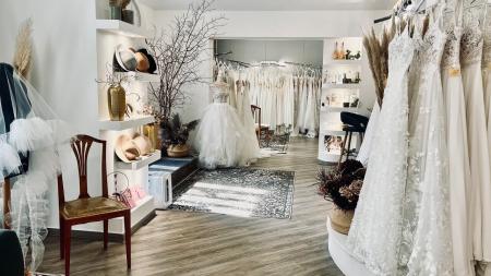 Proč nevěsta V bílém? Protože je to o výjimečný svatební showroom