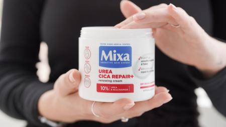 100 testerek, 1 krém: Co říkají o Urea Cica Repair+ od značky Mixa?