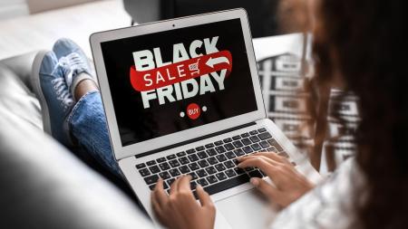 Moje sestra se kvůli Black Friday loni zadlužila. Bojím se, co přijde letos